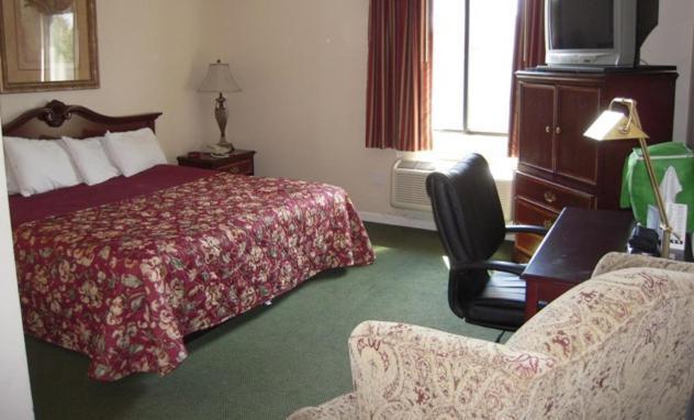 Colonie Inn And Suites Latham Habitación foto
