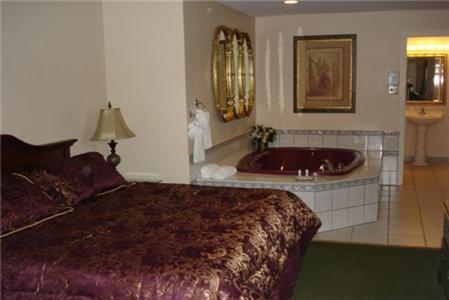 Colonie Inn And Suites Latham Habitación foto